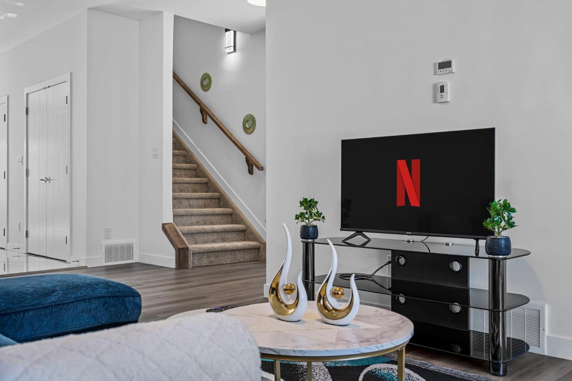 Urban Oasis & Stylish Holiday home Edmonton